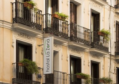 Hostal La zona, fachada